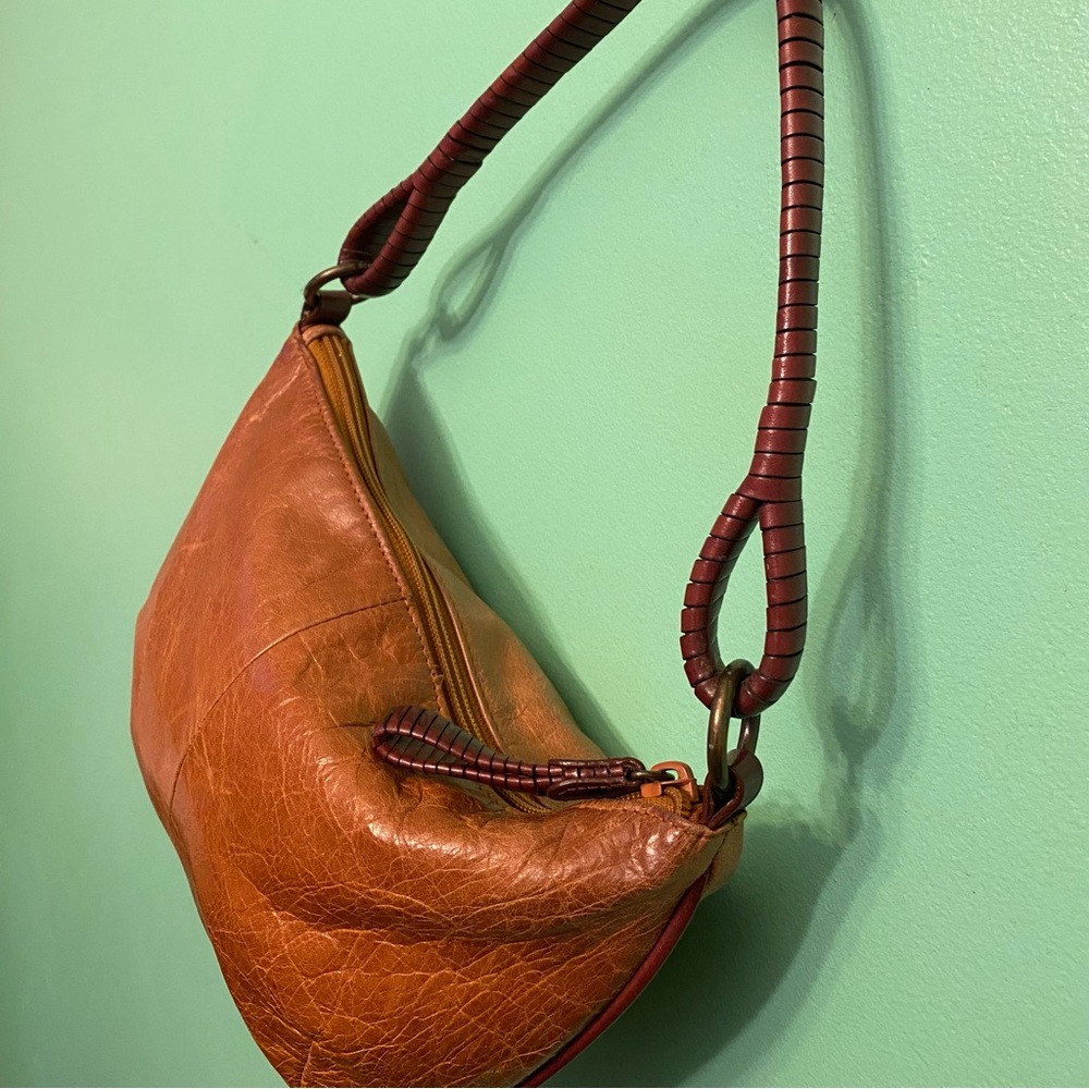 Fossil Small Leather Handbag Rattan Handle - Picture 9 of 11